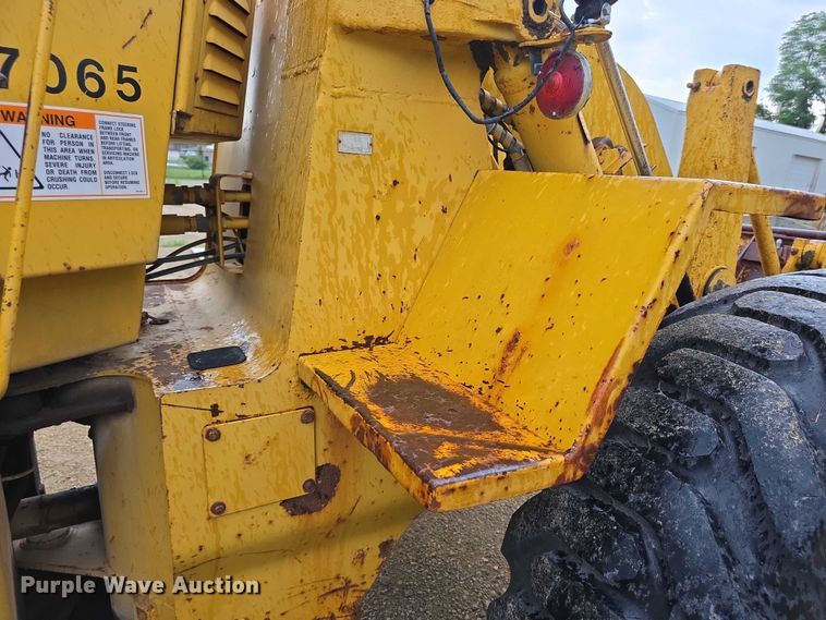 image for item EK5504 1979 Caterpillar 930 wheel loader