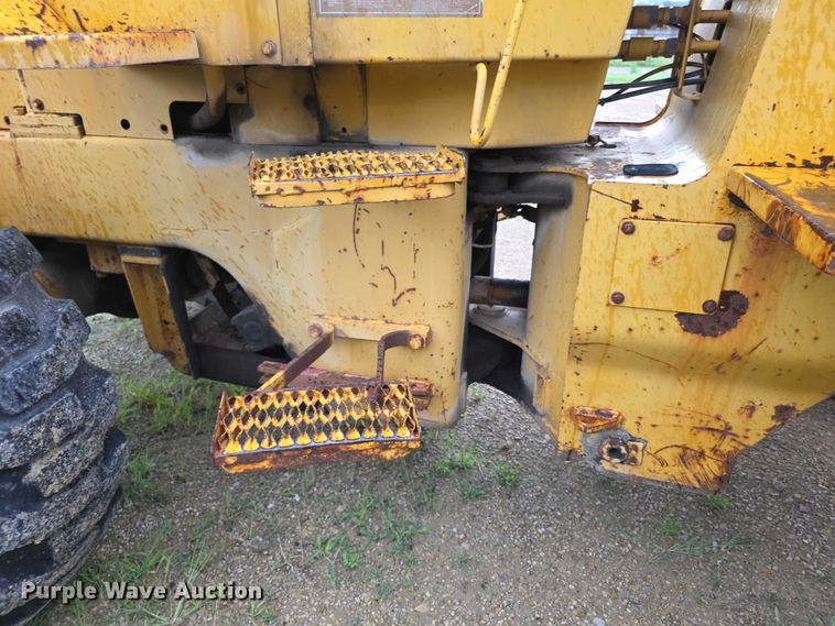 image for item EK5504 1979 Caterpillar 930 wheel loader