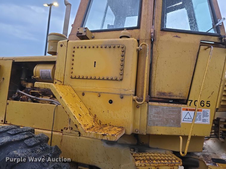 image for item EK5504 1979 Caterpillar 930 wheel loader