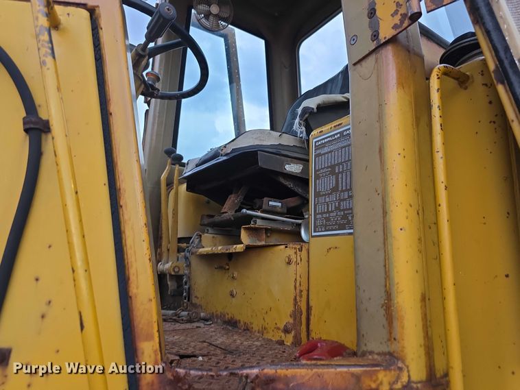 image for item EK5504 1979 Caterpillar 930 wheel loader