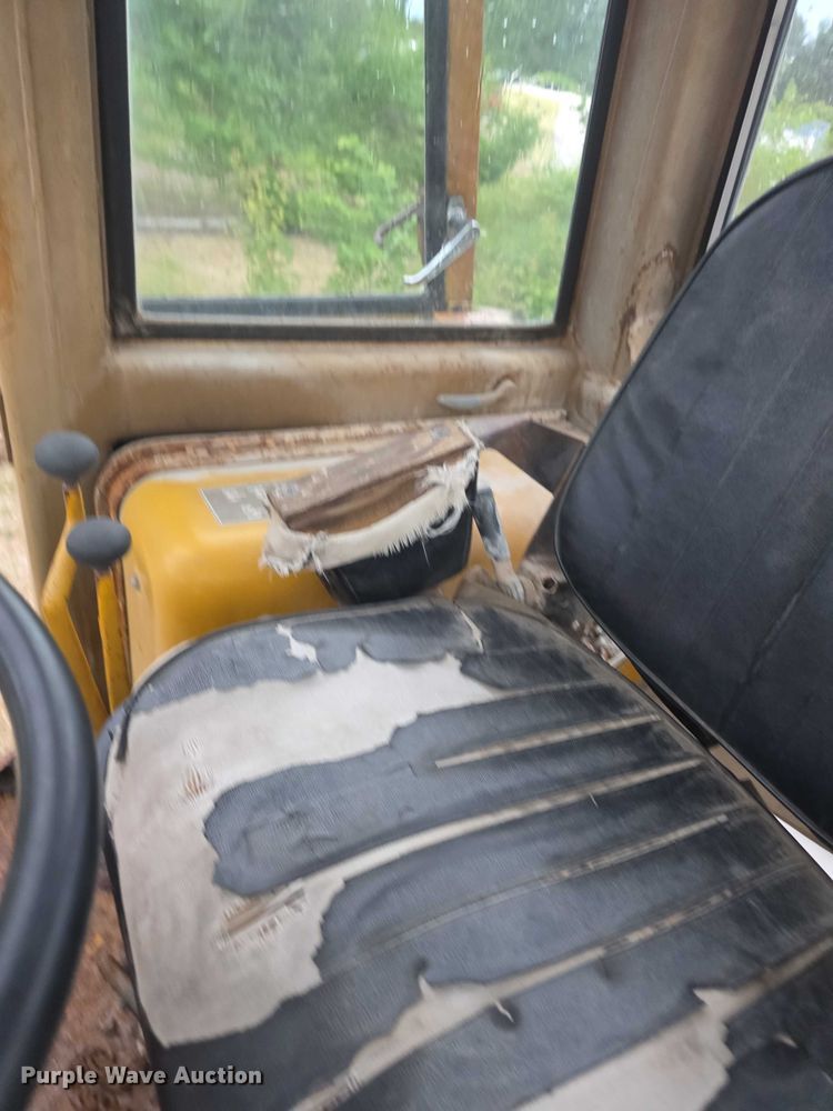 image for item EK5504 1979 Caterpillar 930 wheel loader