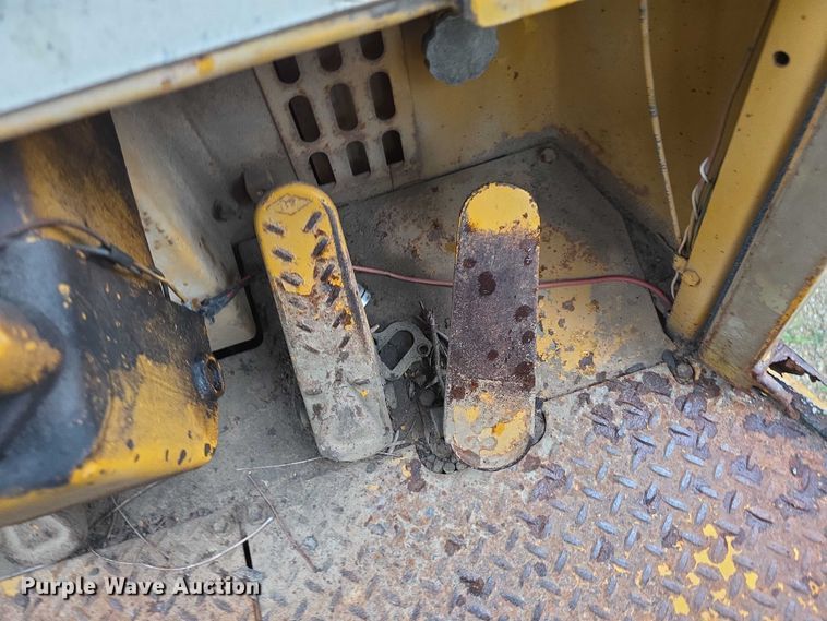 image for item EK5504 1979 Caterpillar 930 wheel loader