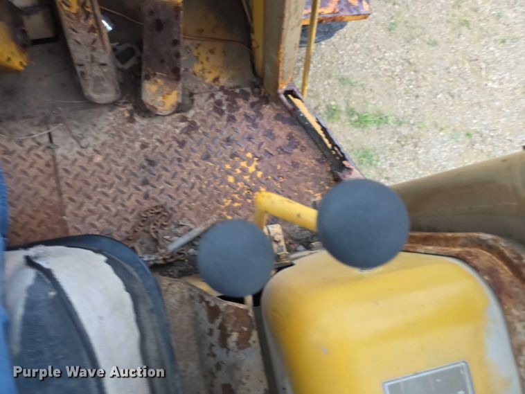 image for item EK5504 1979 Caterpillar 930 wheel loader