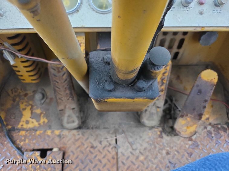 image for item EK5504 1979 Caterpillar 930 wheel loader