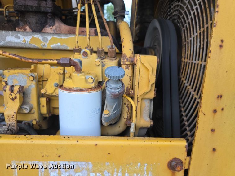 image for item EK5504 1979 Caterpillar 930 wheel loader