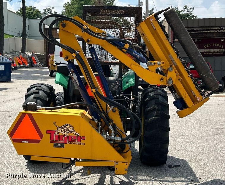 image for item EK8356 1997 John Deere 5300 MFWD tractor