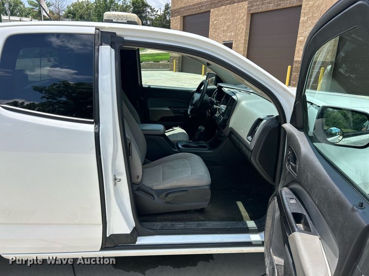 image for item EK8394 2016 Chevrolet Colorado Ext. Cab pickup truck