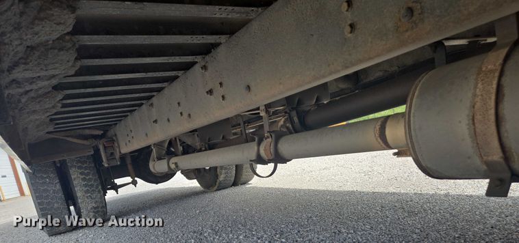 image for item EM2155 2004 Freightliner 101PS school bus