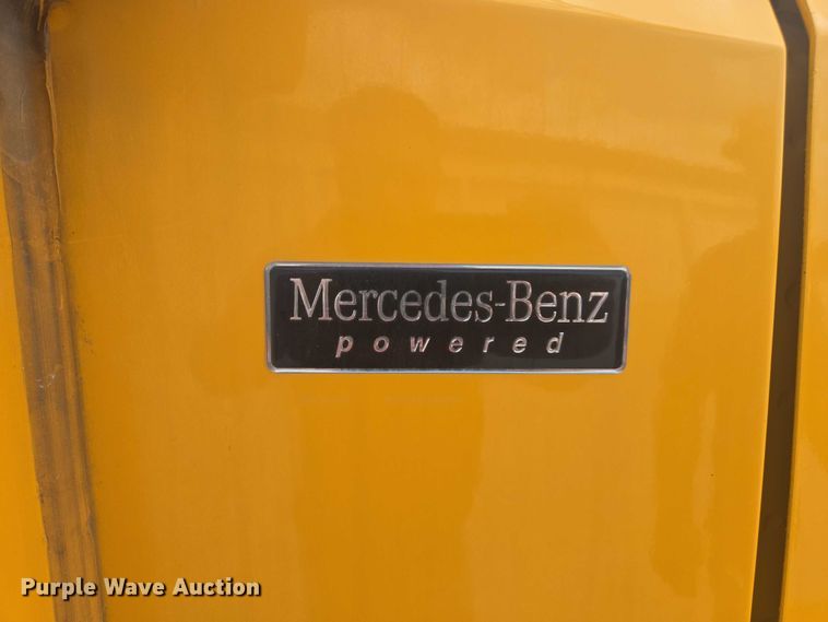 image for item EM2155 2004 Freightliner 101PS school bus