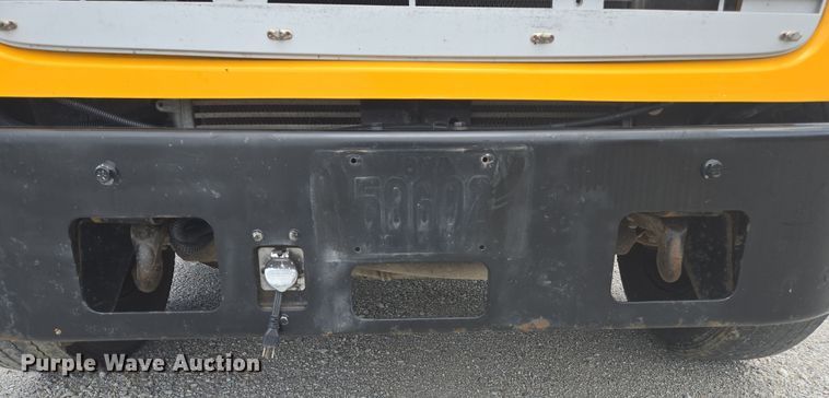 image for item EM2155 2004 Freightliner 101PS school bus