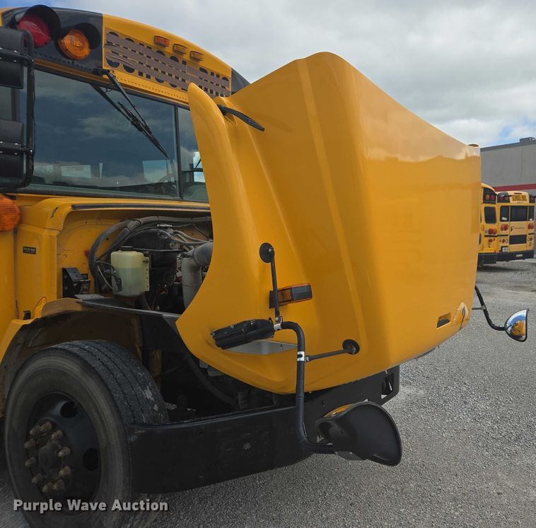image for item EM2155 2004 Freightliner 101PS school bus