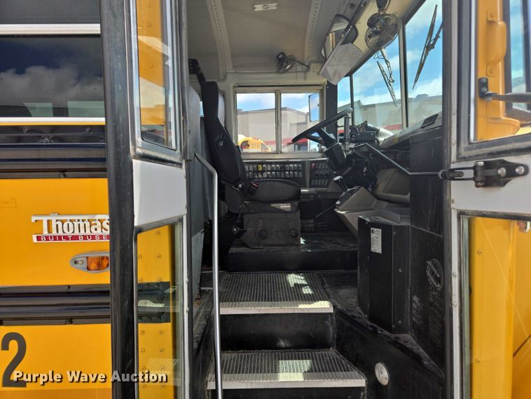 image for item EM2155 2004 Freightliner 101PS school bus