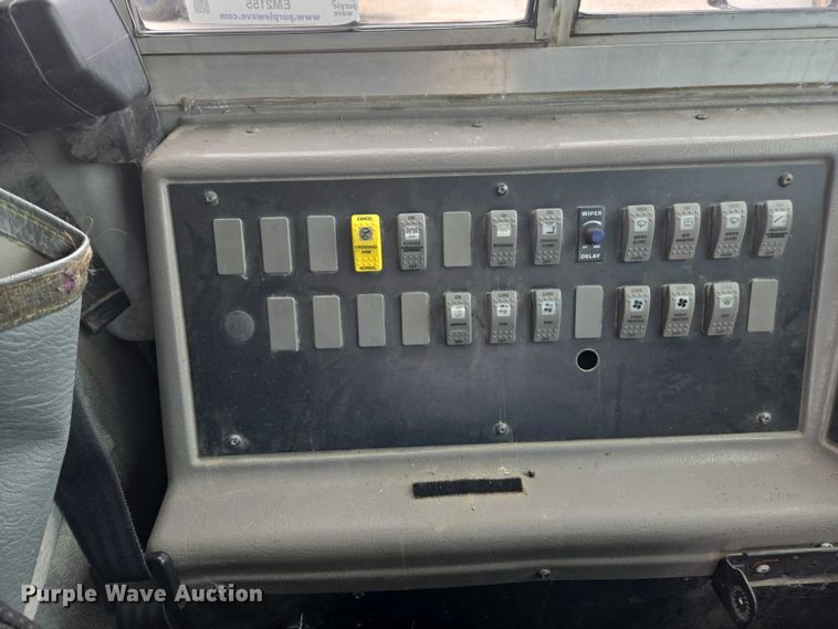 image for item EM2155 2004 Freightliner 101PS school bus