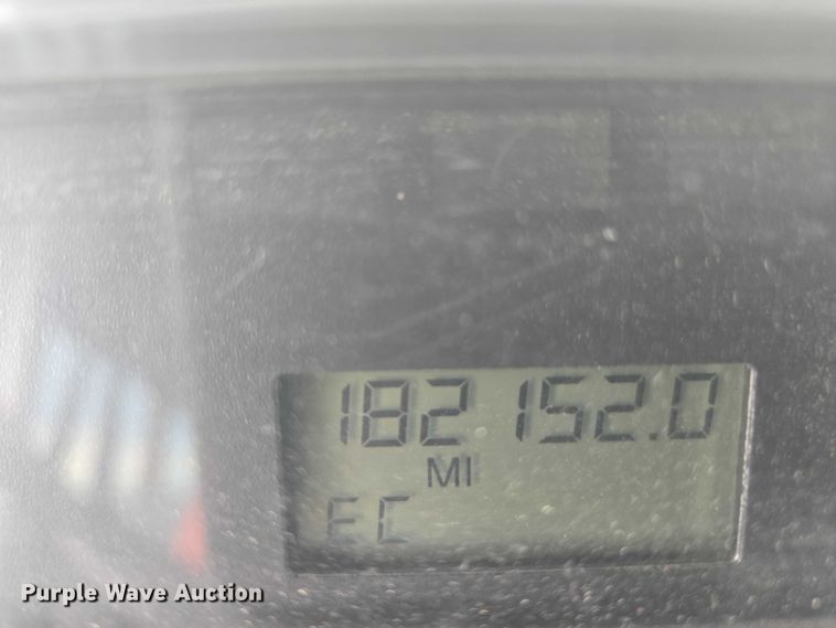 image for item EM2155 2004 Freightliner 101PS school bus