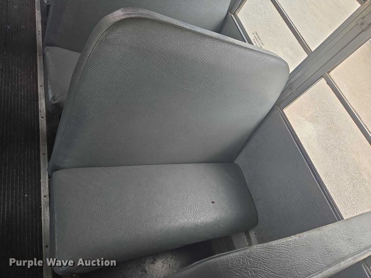 image for item EM2155 2004 Freightliner 101PS school bus