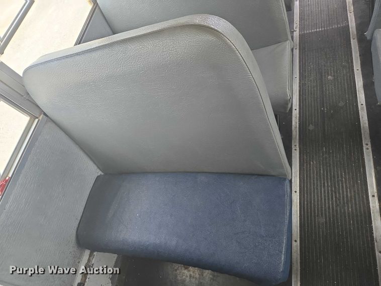 image for item EM2155 2004 Freightliner 101PS school bus