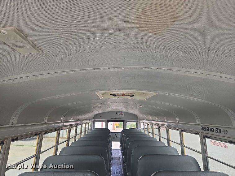 image for item EM2155 2004 Freightliner 101PS school bus