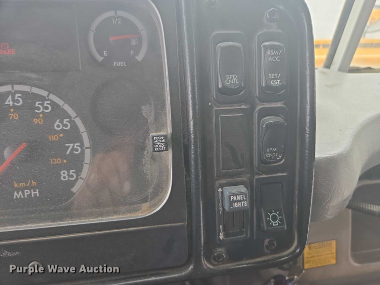 image for item EM2155 2004 Freightliner 101PS school bus