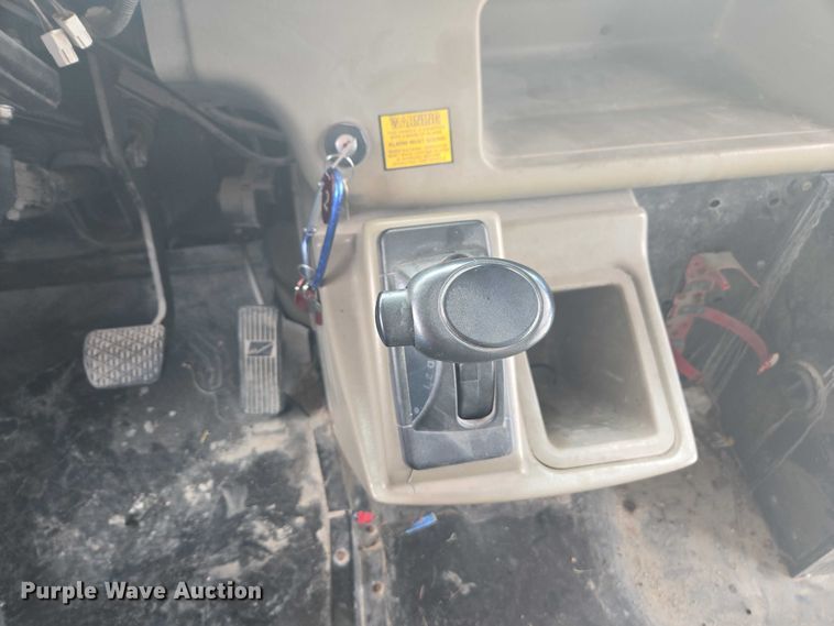 image for item EM2155 2004 Freightliner 101PS school bus