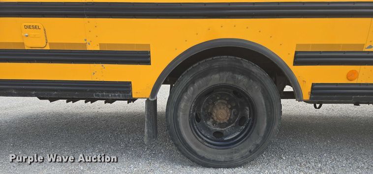 image for item EM2155 2004 Freightliner 101PS school bus