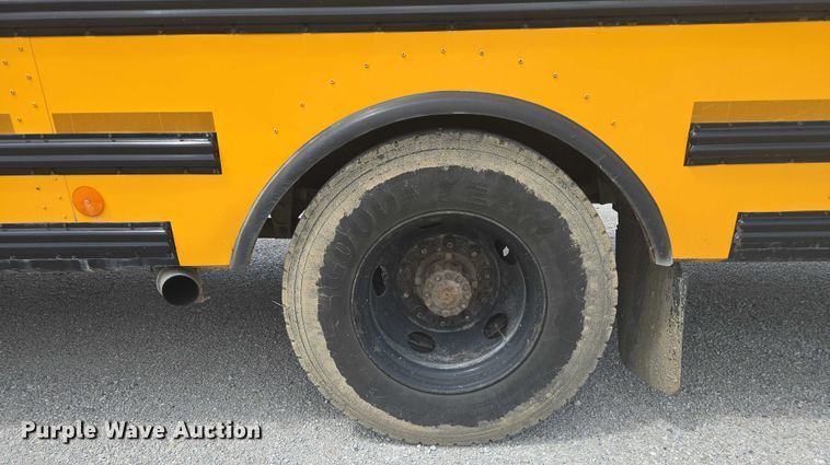 image for item EM2155 2004 Freightliner 101PS school bus