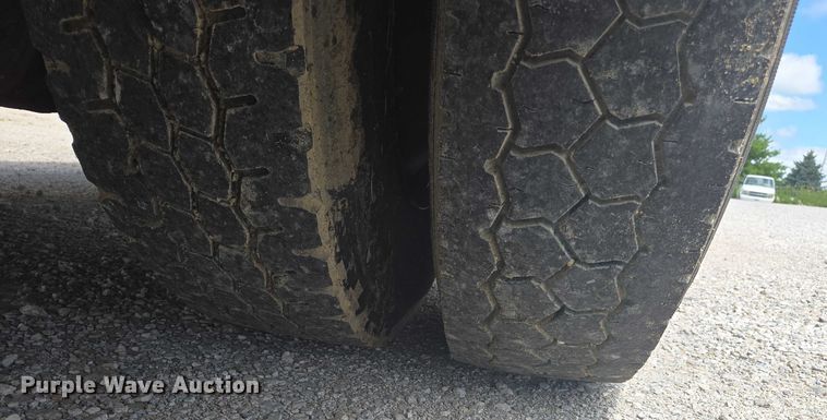 image for item EM2156 2006 Blue Bird All American school bus