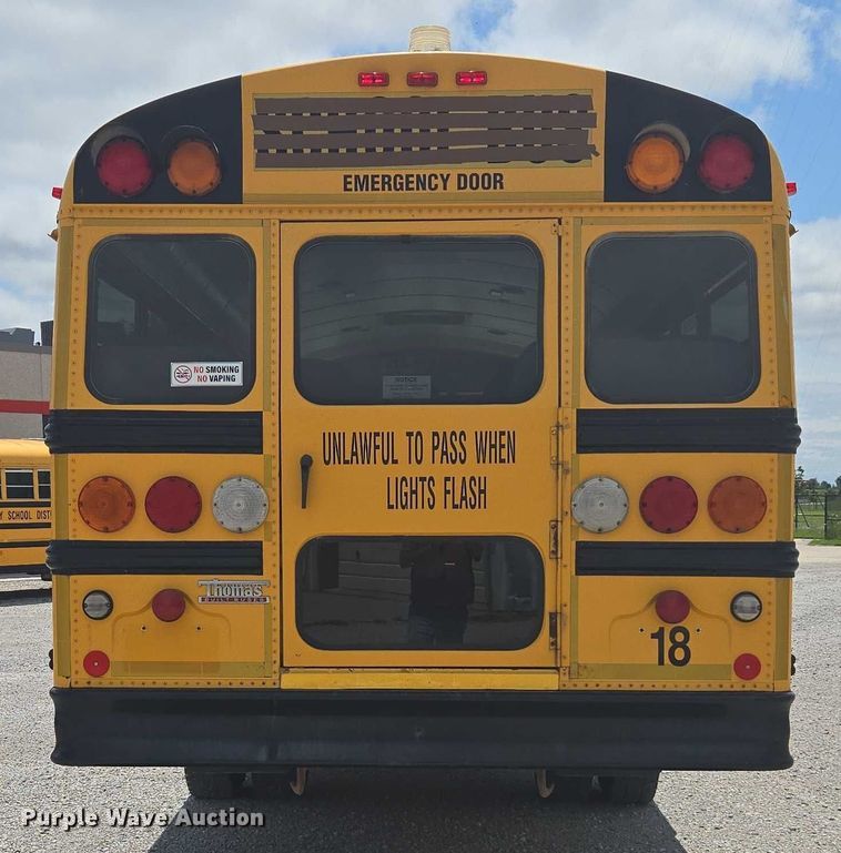 image for item EM2157 2005 Freightliner 101PS school bus