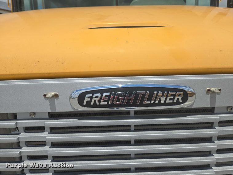 image for item EM2157 2005 Freightliner 101PS school bus