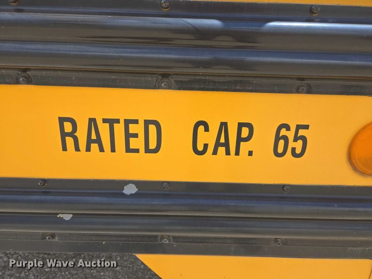 image for item EM2157 2005 Freightliner 101PS school bus