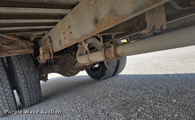 image for item EM2157 2005 Freightliner 101PS school bus