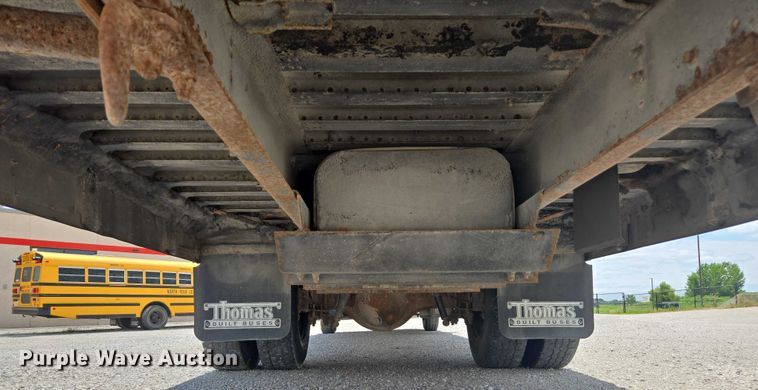 image for item EM2157 2005 Freightliner 101PS school bus