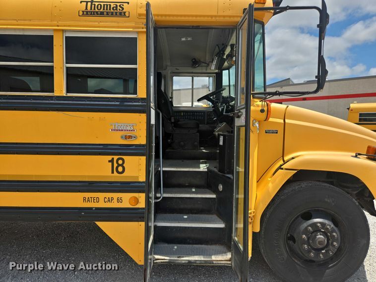 image for item EM2157 2005 Freightliner 101PS school bus