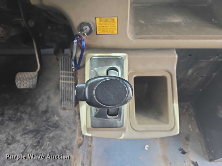 image for item EM2157 2005 Freightliner 101PS school bus