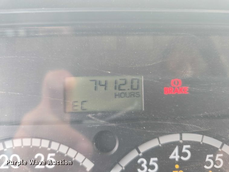 image for item EM2157 2005 Freightliner 101PS school bus