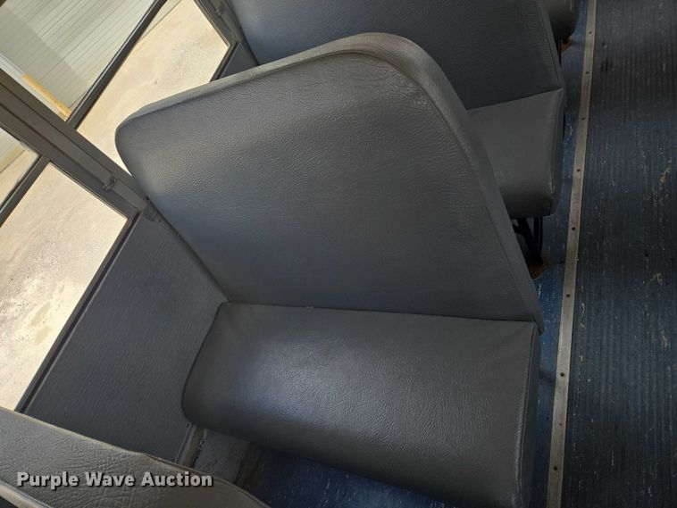 image for item EM2157 2005 Freightliner 101PS school bus