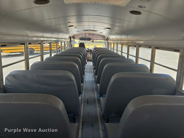 image for item EM2157 2005 Freightliner 101PS school bus