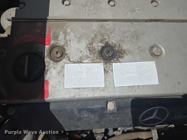 image for item EM2157 2005 Freightliner 101PS school bus