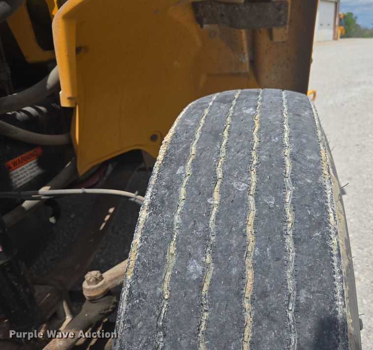 image for item EM2157 2005 Freightliner 101PS school bus