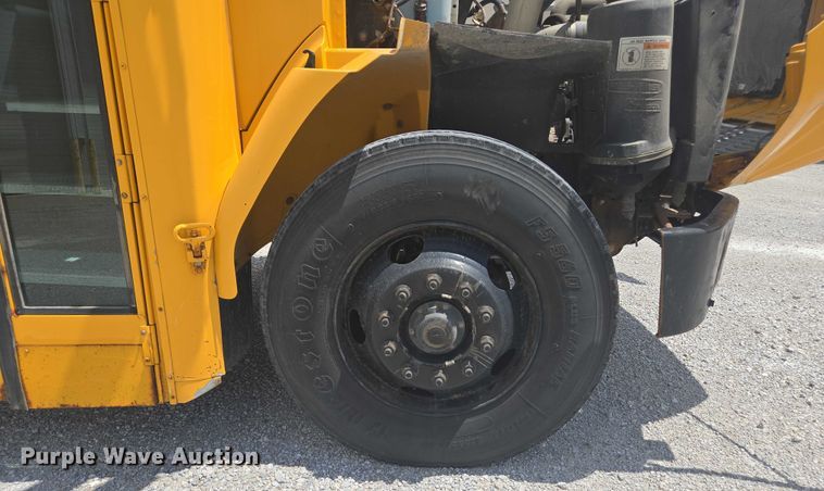 image for item EM2157 2005 Freightliner 101PS school bus