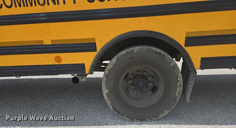 image for item EM2157 2005 Freightliner 101PS school bus