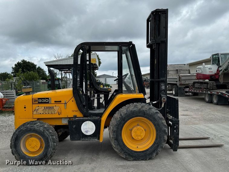 image for item EM2160 2006 JCB 930 forklift