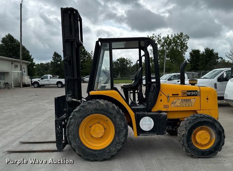 image for item EM2160 2006 JCB 930 forklift