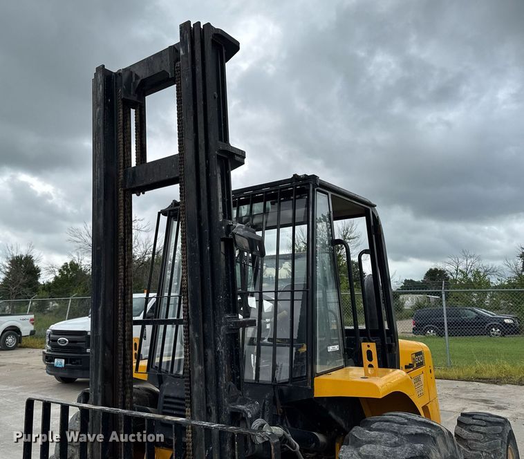 image for item EM2160 2006 JCB 930 forklift