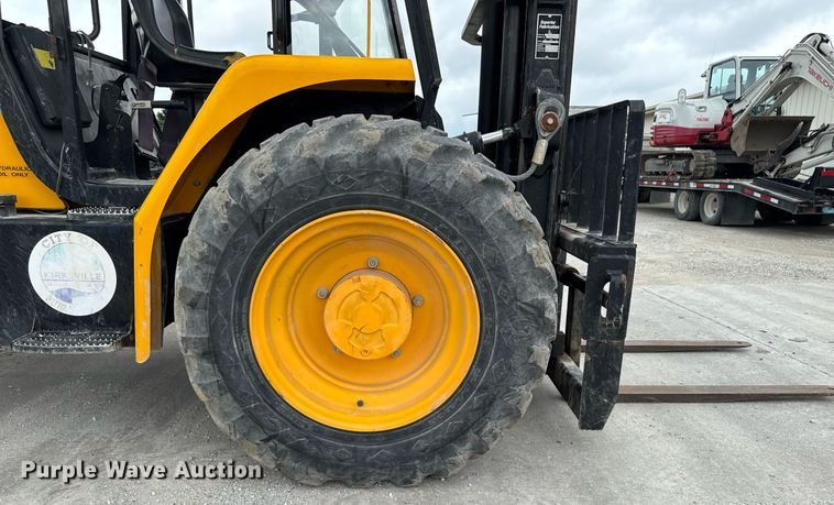 image for item EM2160 2006 JCB 930 forklift