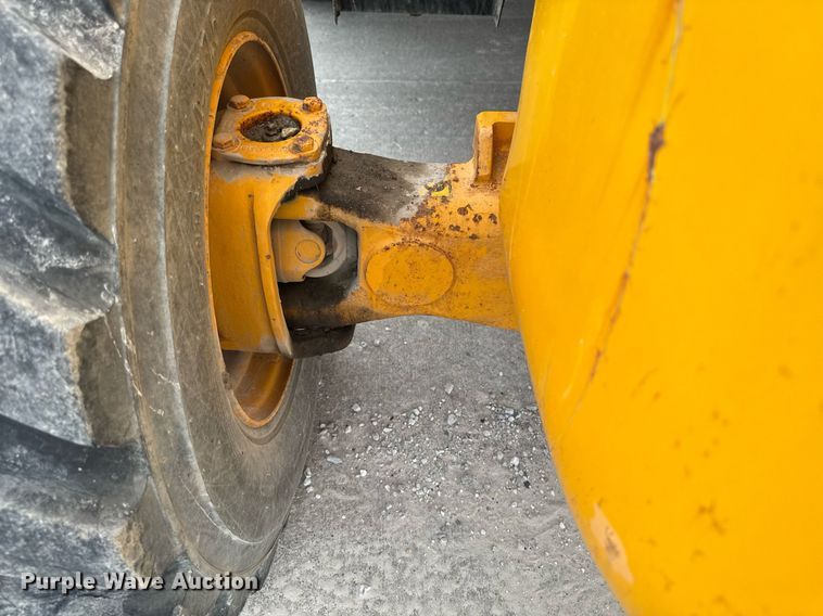 image for item EM2160 2006 JCB 930 forklift