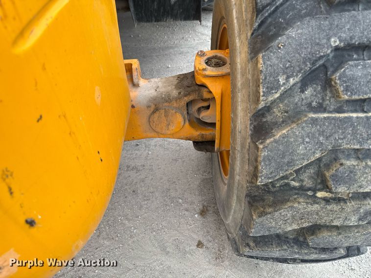 image for item EM2160 2006 JCB 930 forklift