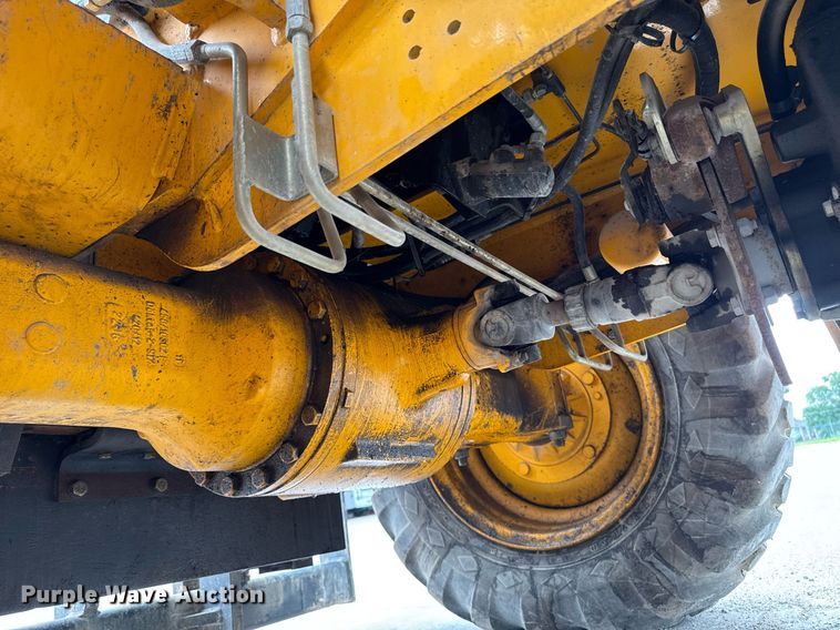 image for item EM2160 2006 JCB 930 forklift