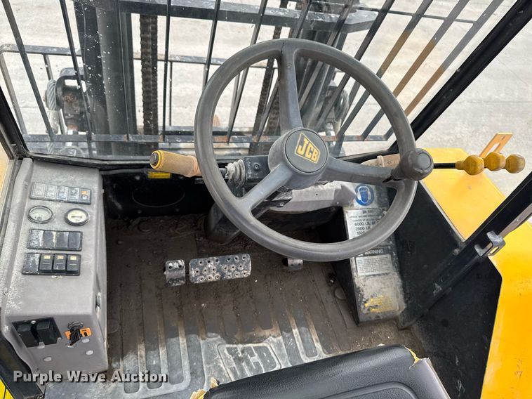 image for item EM2160 2006 JCB 930 forklift