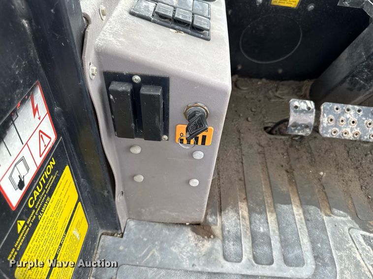 image for item EM2160 2006 JCB 930 forklift