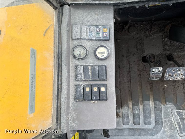 image for item EM2160 2006 JCB 930 forklift